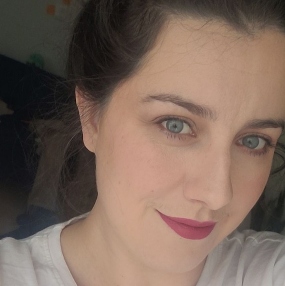 Meet your Posher, Sarah - Picture 1 of 1